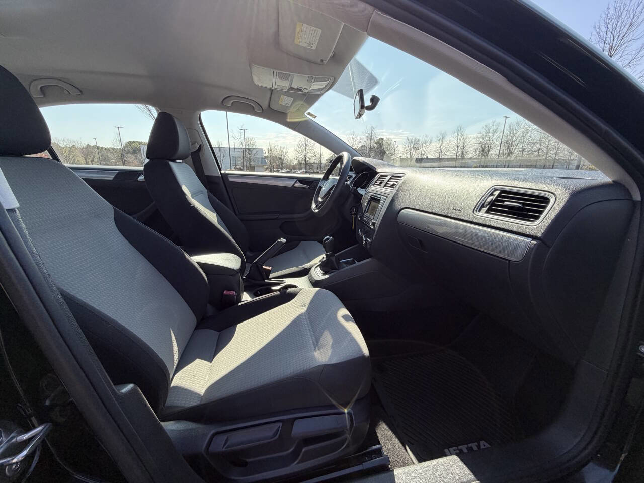 Used 2017 Volkswagen Jetta S image 15