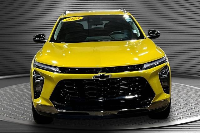 Certified 2024 Chevrolet Trax ACTIV w/ Sunroof Package FWD image 2