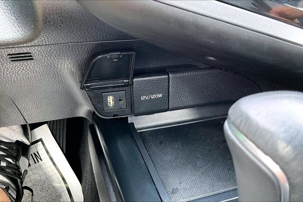 Used 2019 Toyota Camry SE FWD image 26