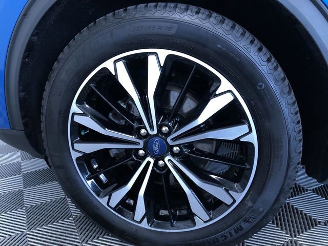 Used 2021 Ford Escape SE w/ SE Sport Appearance Package image 9