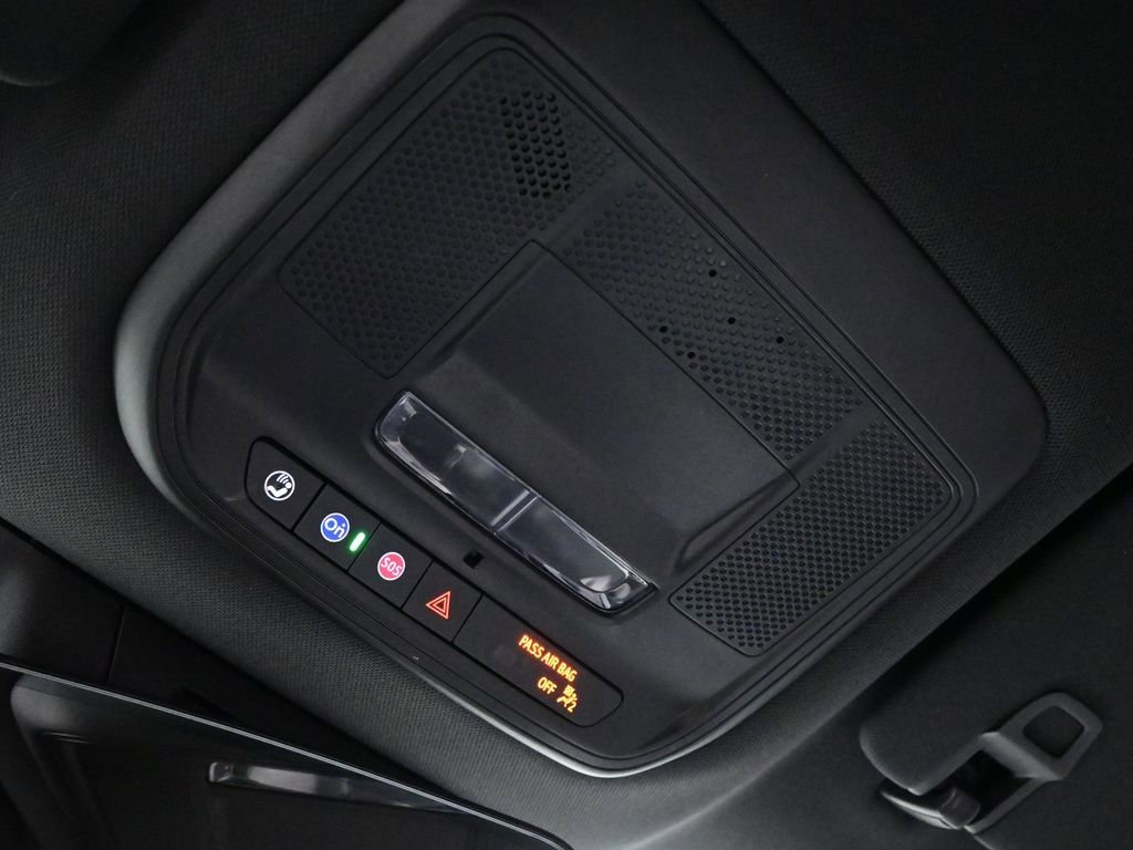 Used 2026 Chevrolet Equinox EV LT FWD image 28