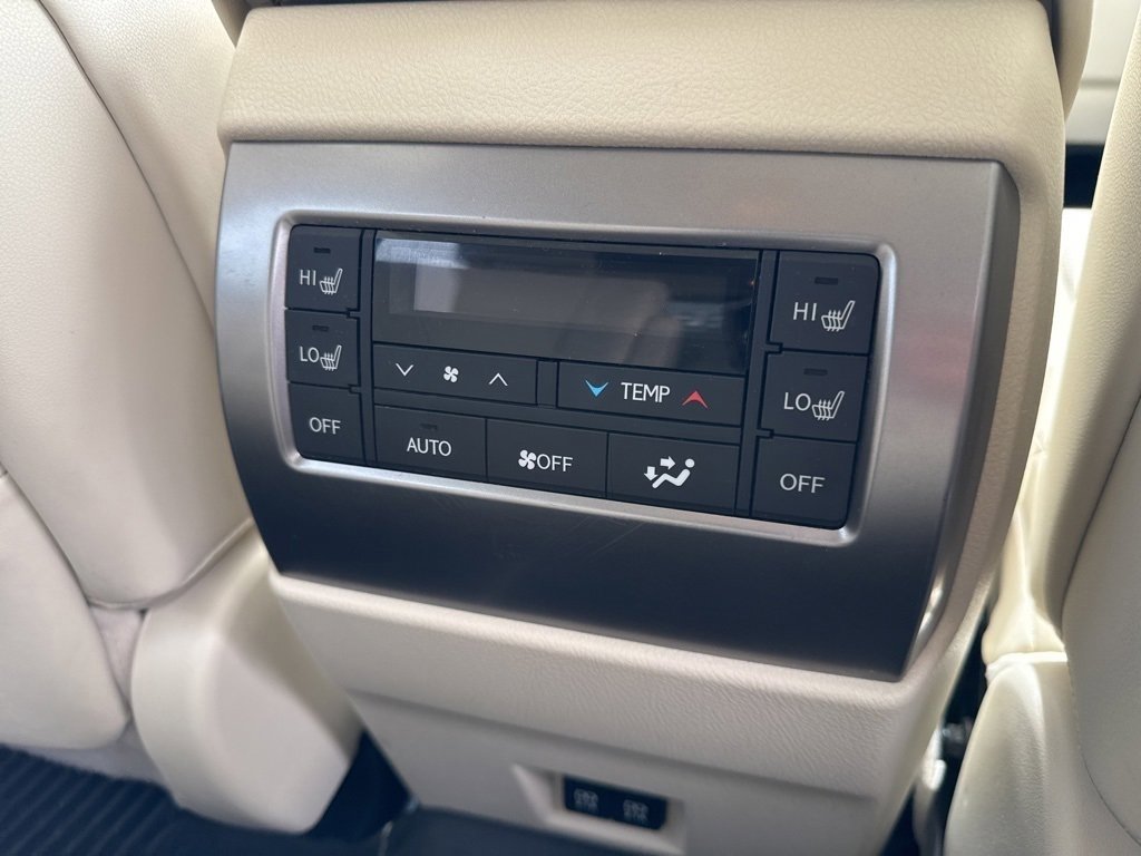 Used 2022 Lexus GX 460 Premium w/ Accessory Package image 13