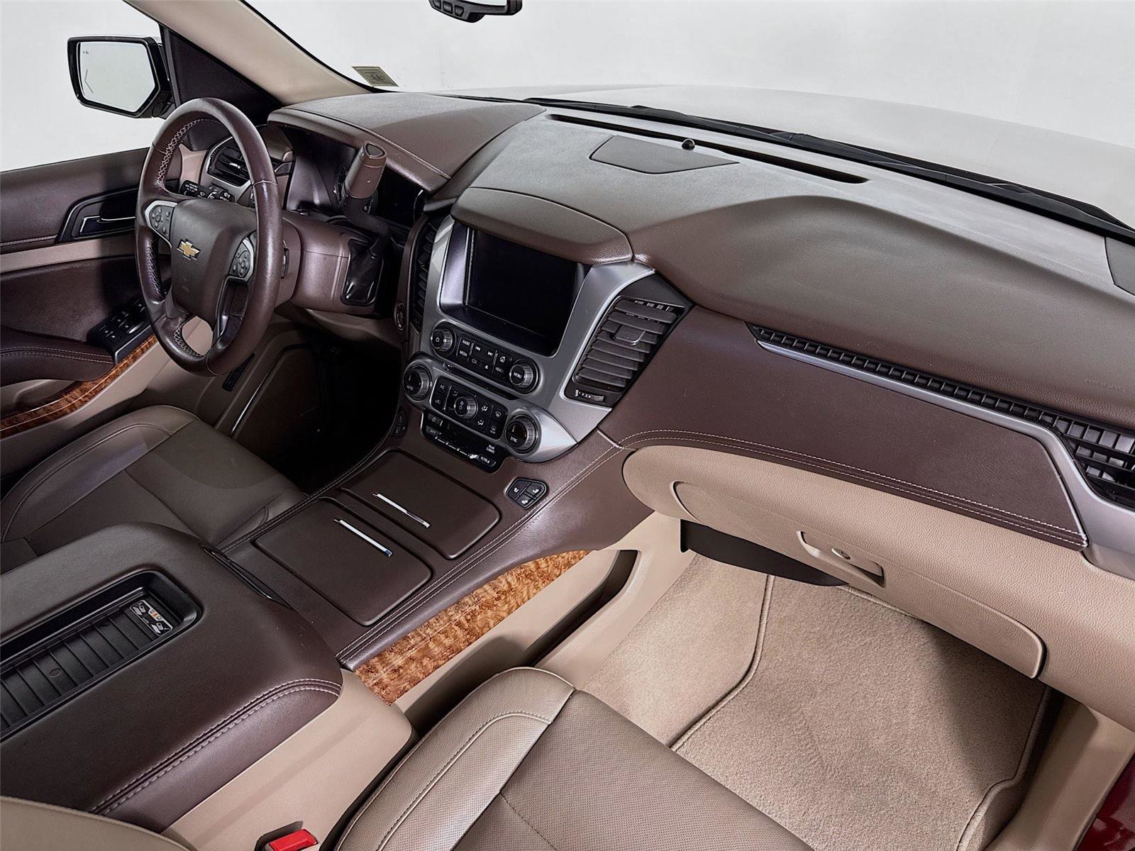 Used 2019 Chevrolet Suburban Premier AWD/4WD image 32