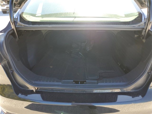 Used 2018 Ford Focus SE w/ SE Appearance Package image 9