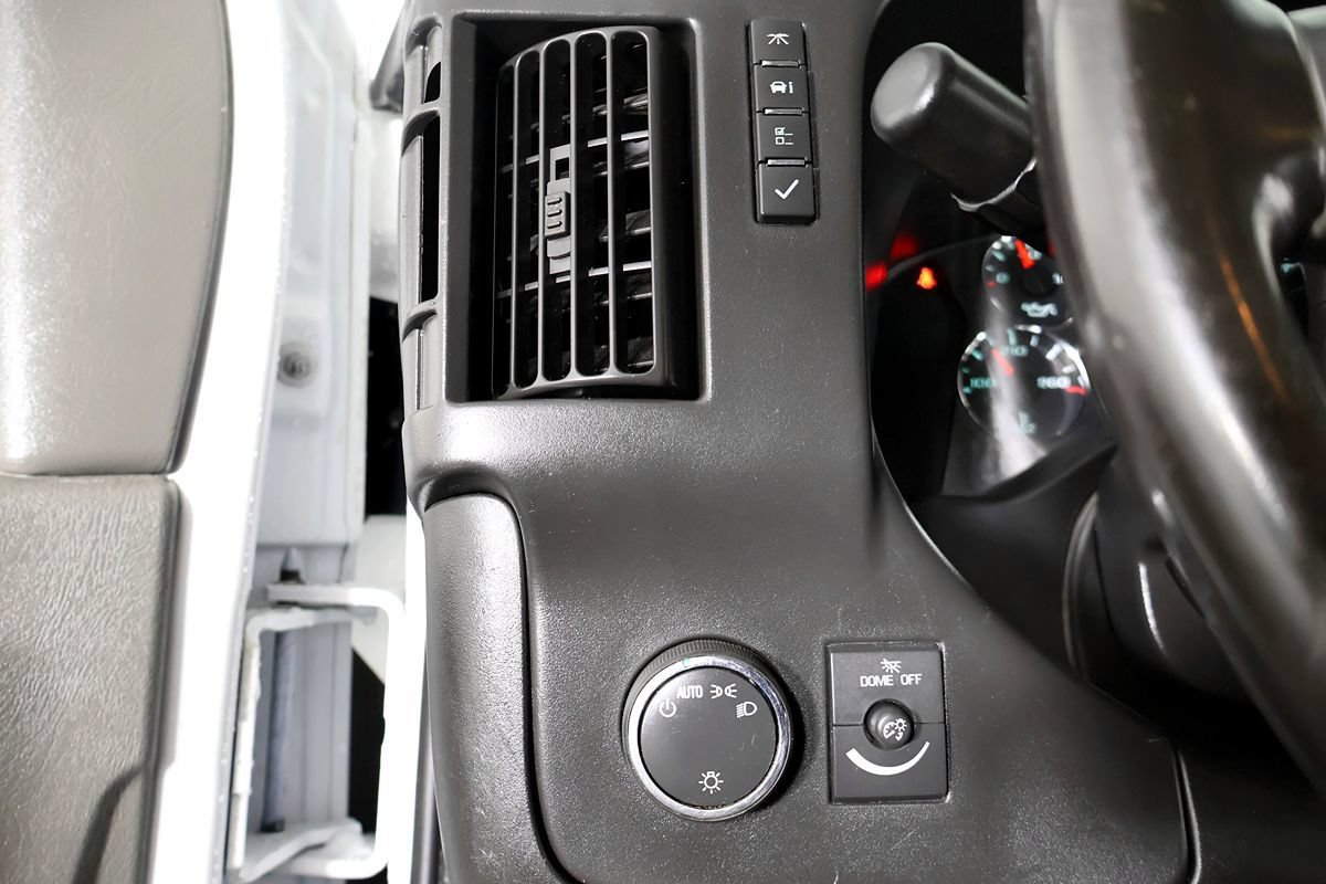 Used 2016 Chevrolet Express 3500 LS RWD image 25