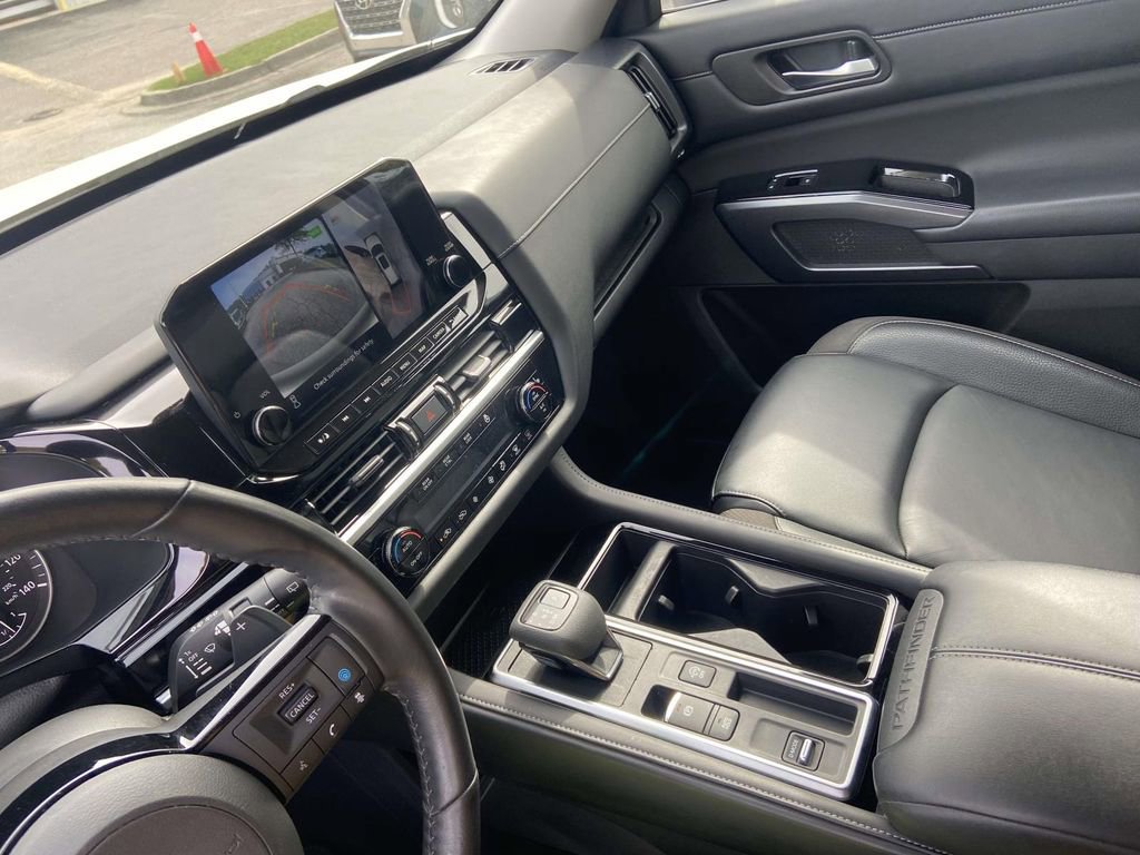 Used 2023 Nissan Pathfinder SL w/ Lighting Package (N92) image 27