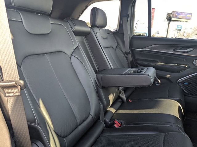 Used 2024 Jeep Grand Cherokee Overland w/ Trailer Tow Package image 31