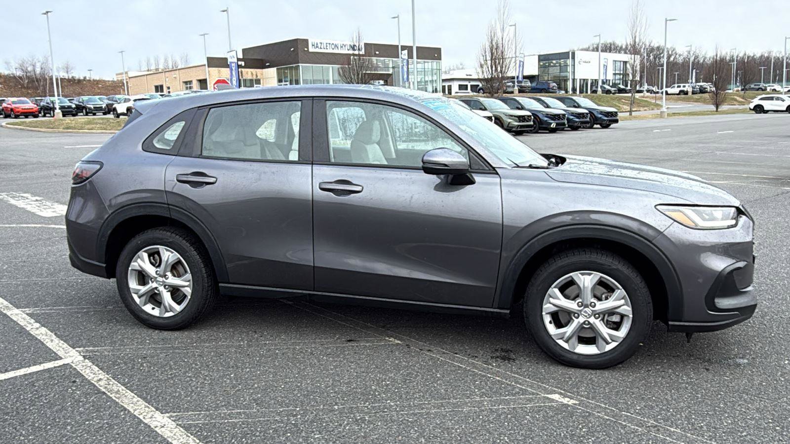 Certified 2023 Honda HR-V LX image 3