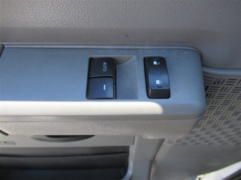 Used 2013 Ford E-150 and Econoline 150 RWD image 28