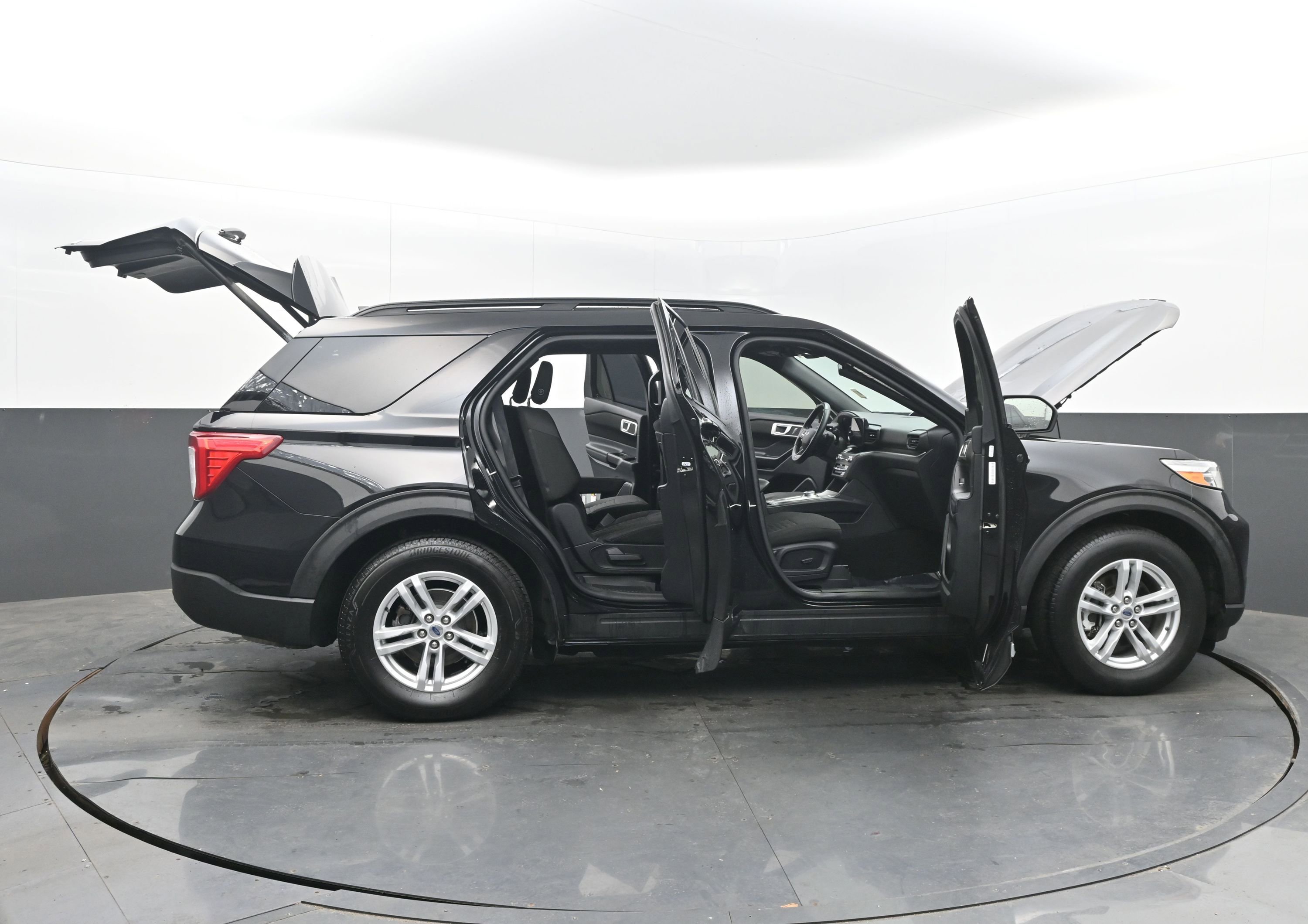Used 2020 Ford Explorer XLT w/ Class III Trailer Tow Package image 49
