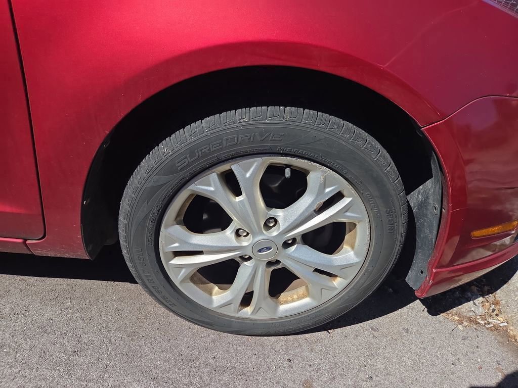 Used 2012 Ford Fusion SE image 2