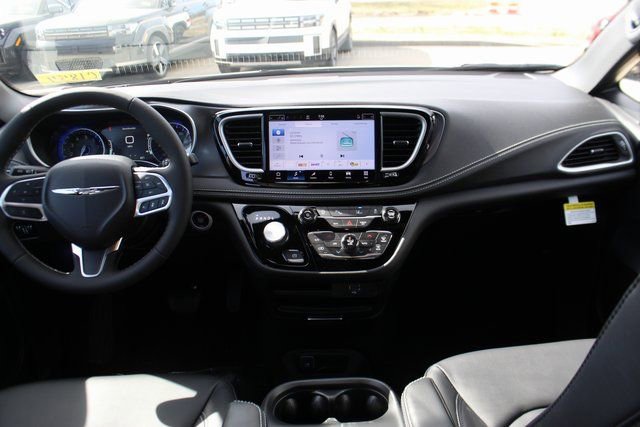 New 2026 Chrysler Pacifica Select image 11