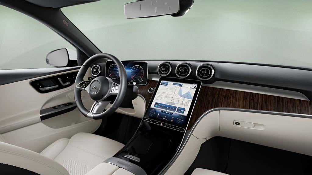 Used 2025 Mercedes-Benz C 300 Sedan image 41