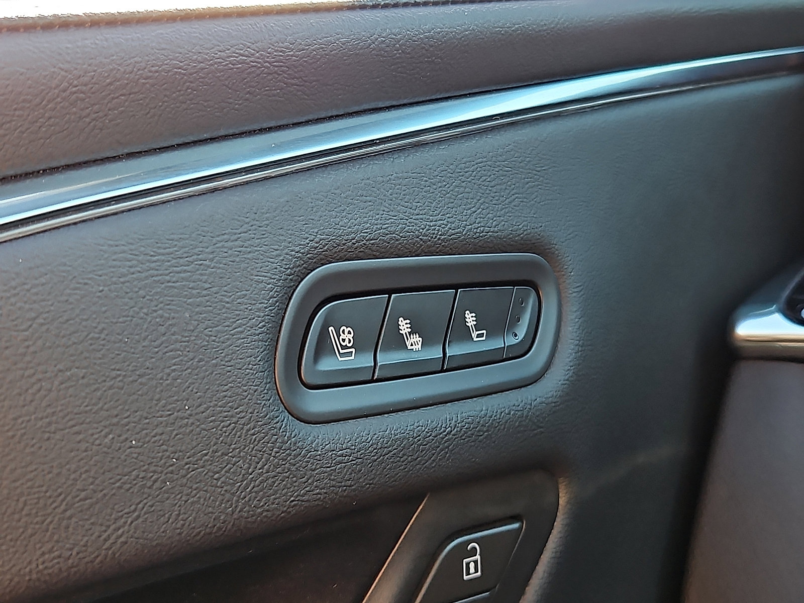 Certified 2022 Cadillac Escalade ESV Sport image 26