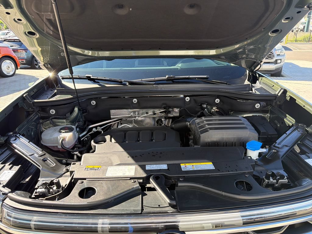 Certified 2026 Volkswagen Atlas Peak Edition AWD/4WD image 24