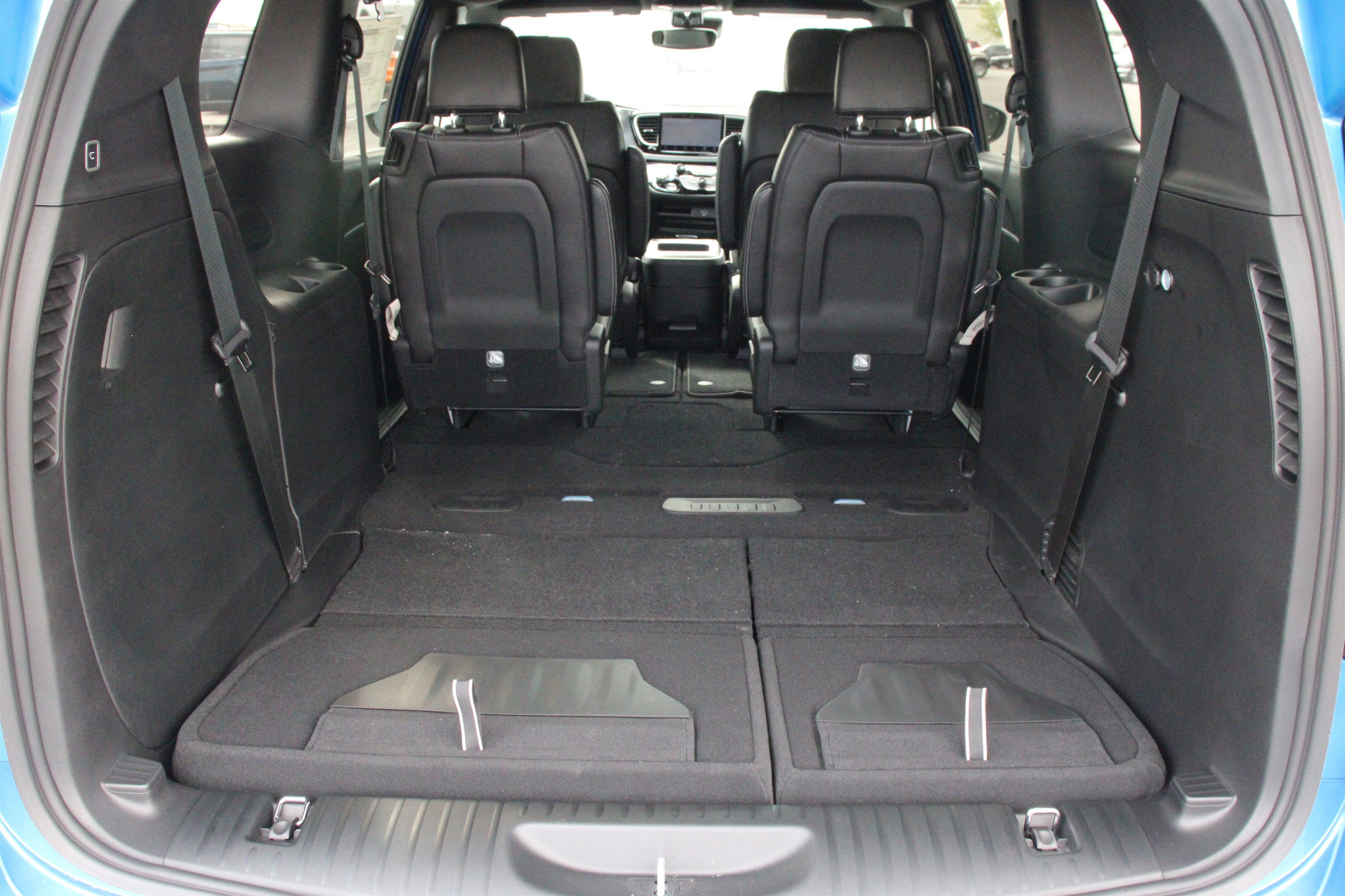 New 2026 Chrysler Pacifica Select FWD image 25