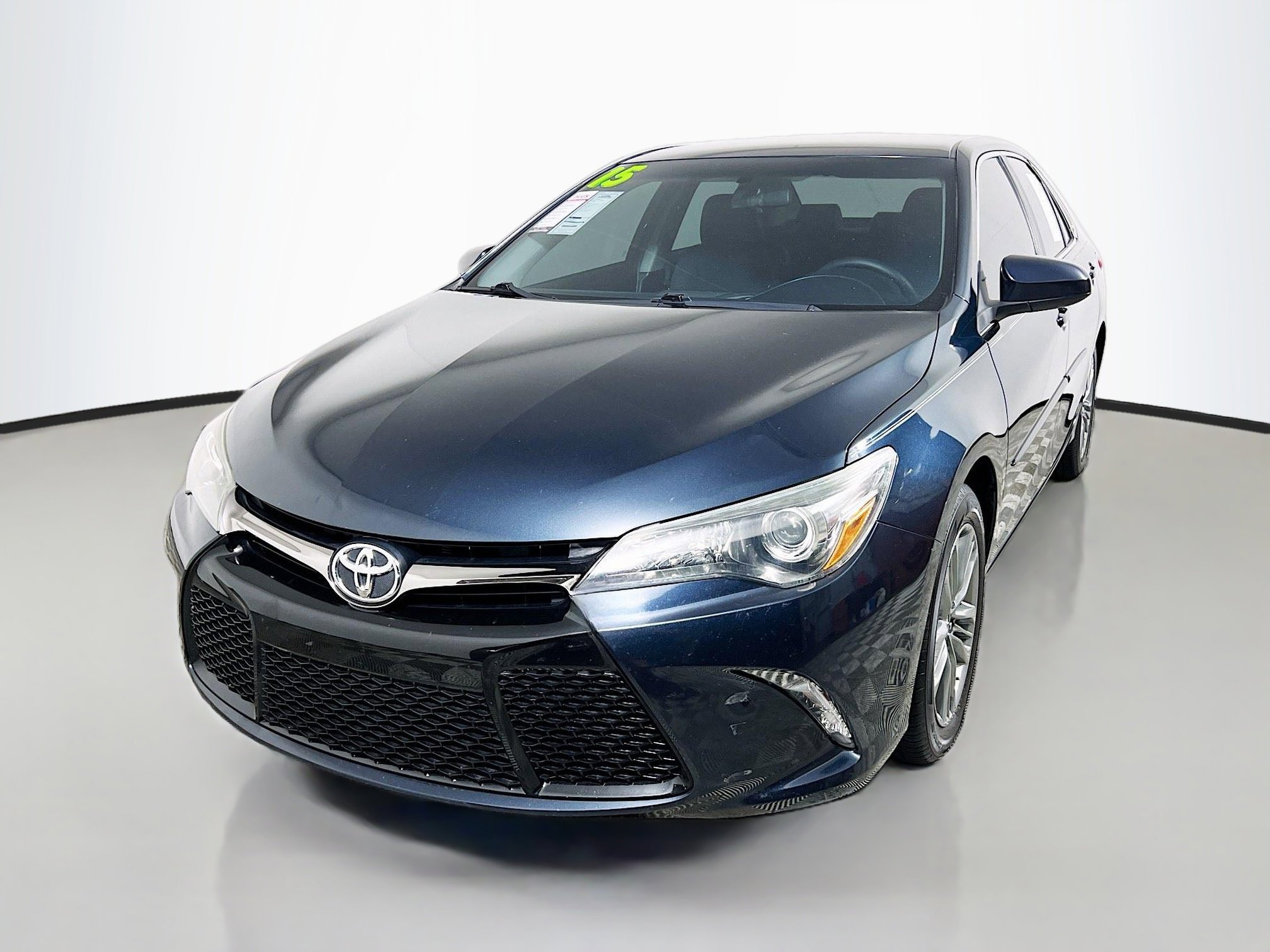 Used 2015 Toyota Camry SE FWD image 10