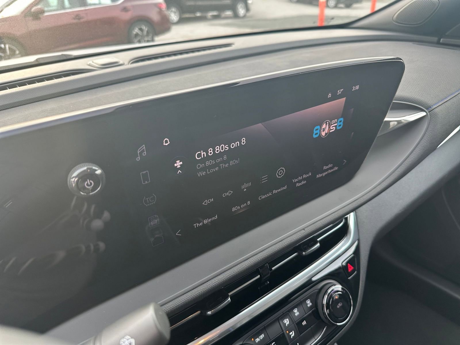 Used 2025 Buick Envista Sport Touring image 21