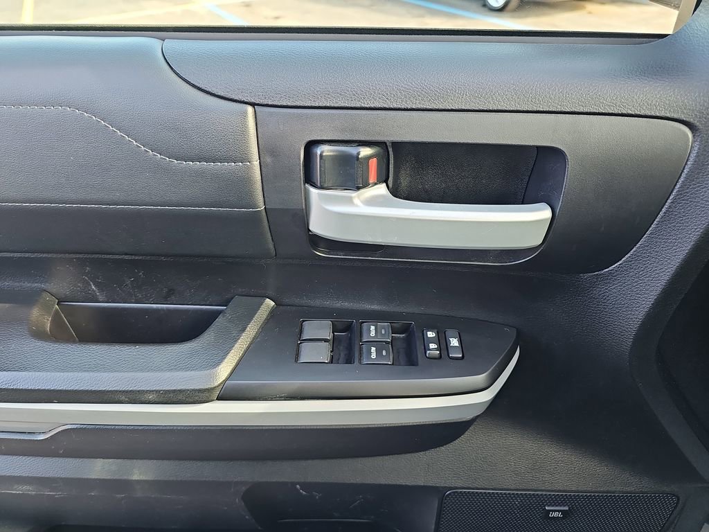 Used 2020 Toyota Tundra Limited image 32