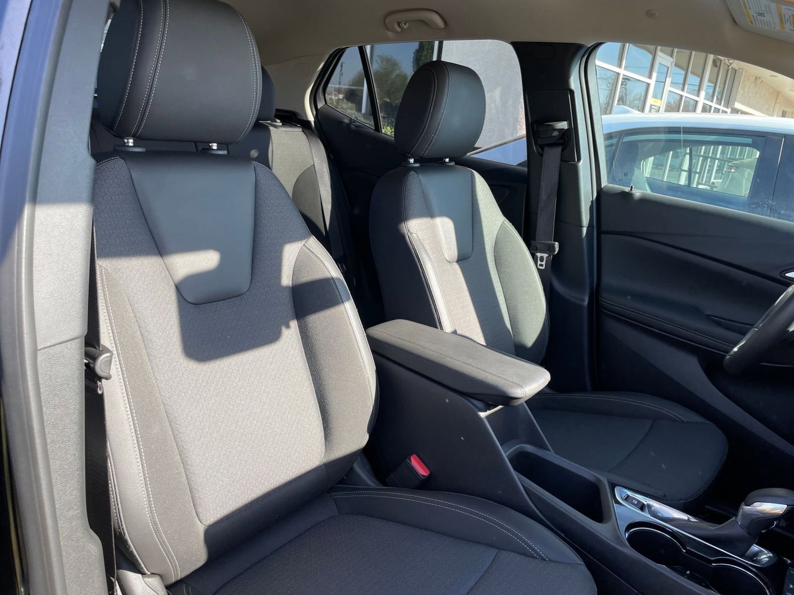 Used 2025 Buick Encore GX Preferred image 35