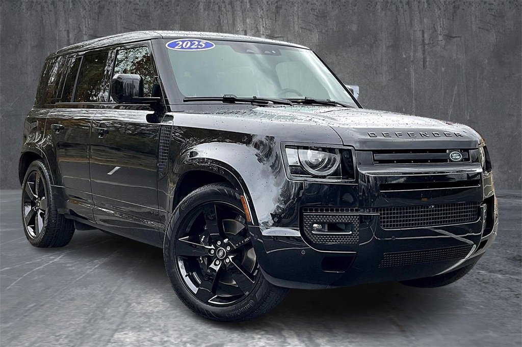 Used 2025 Land Rover Defender 110 V8 image 3