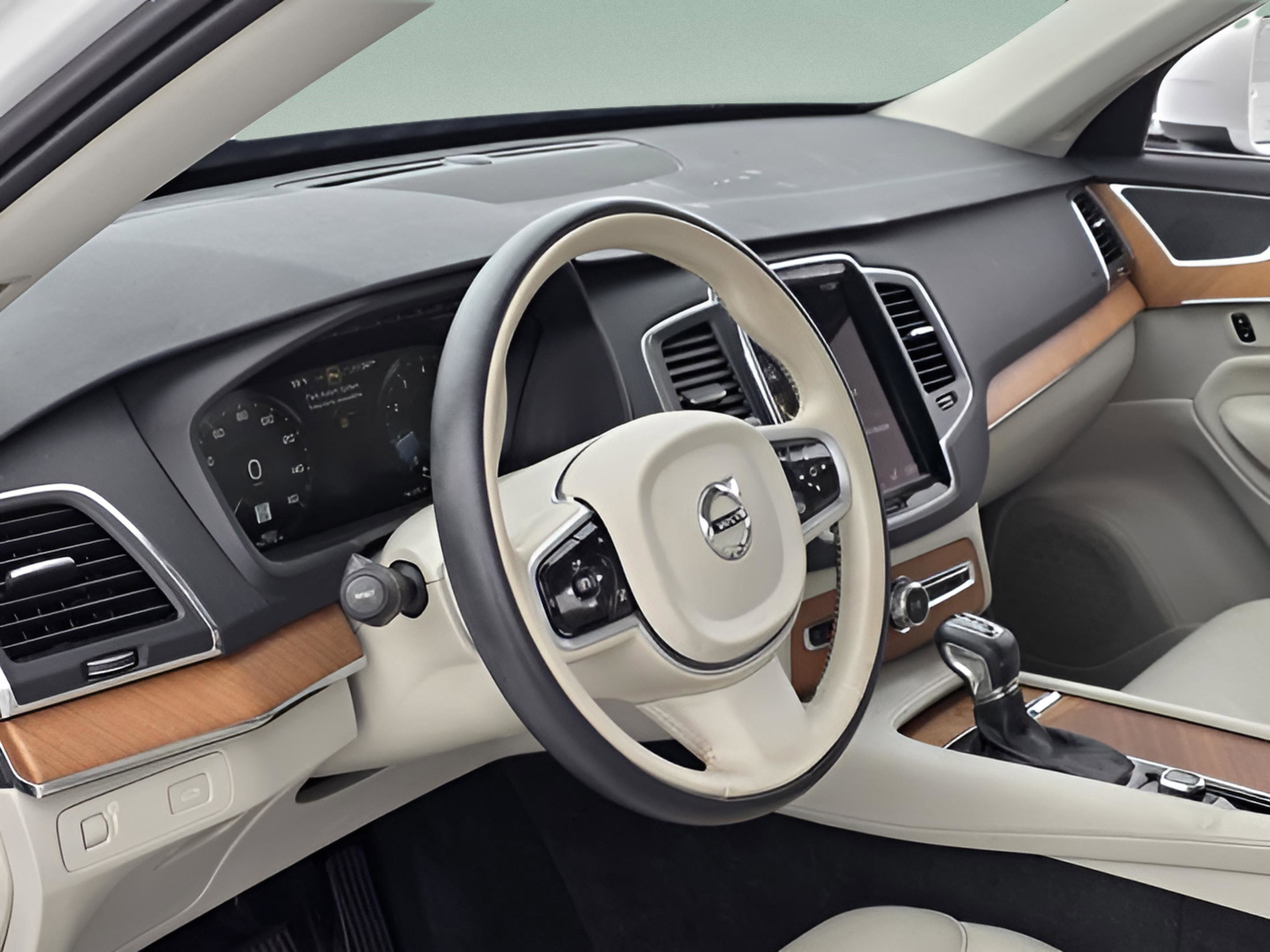 Used 2022 Volvo XC90 T6 Momentum w/ Climate Package image 12