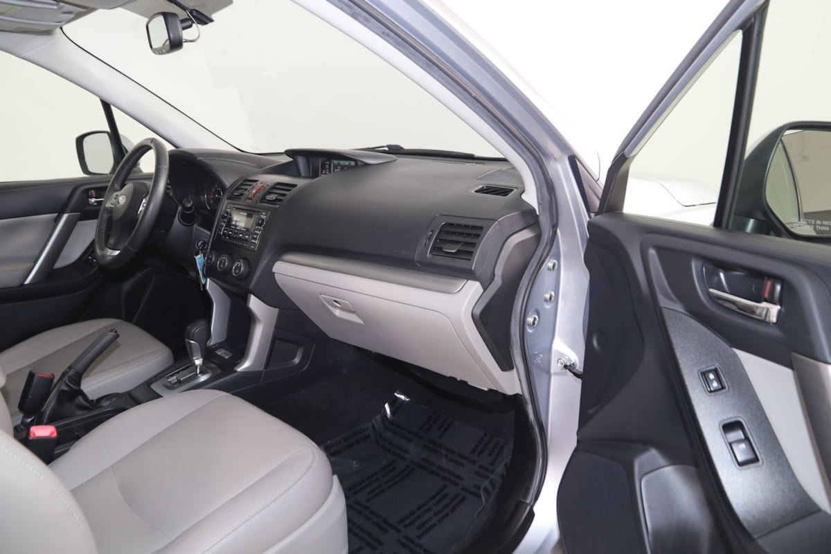 Used 2015 Subaru Forester 2.5i Limited AWD/4WD image 38