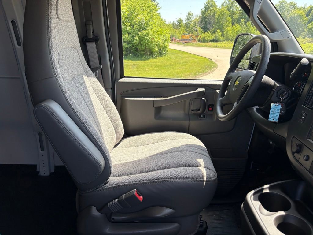 New 2026 Chevrolet Express 3500 Extended w/ Driver Convenience Package RWD image 33