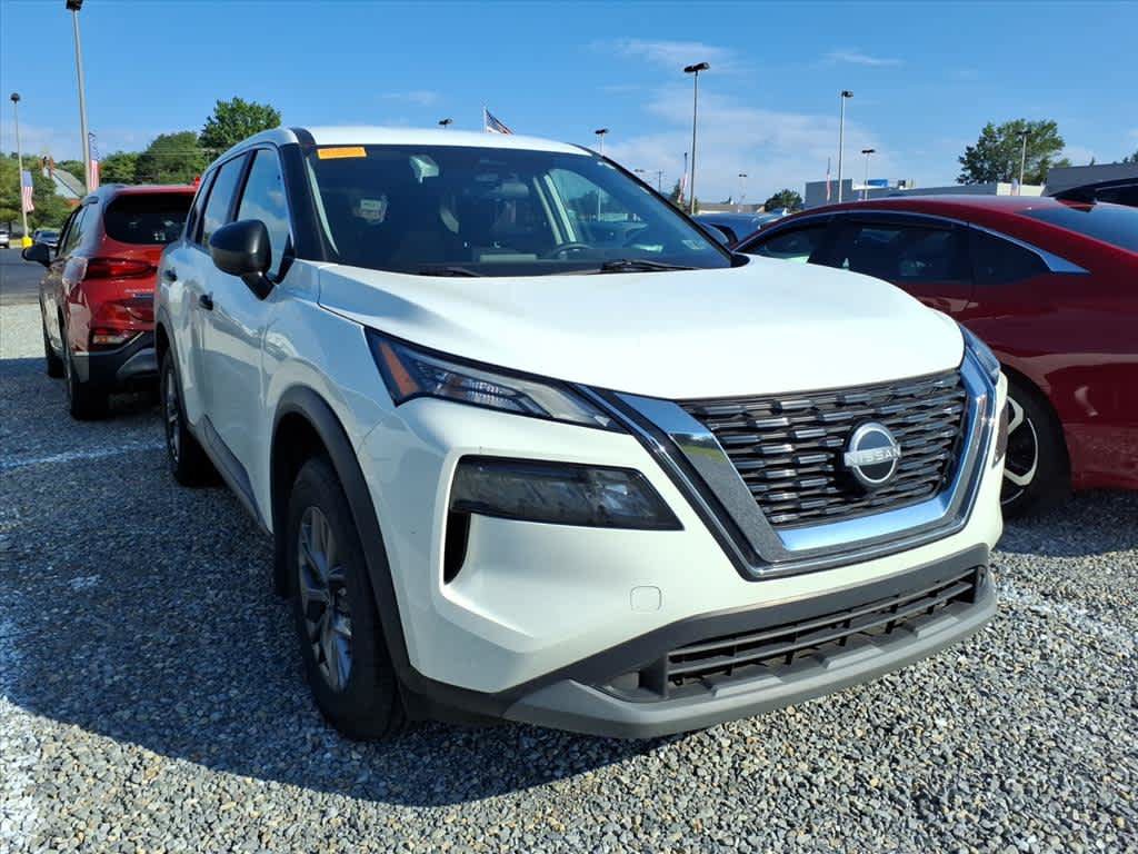 Used 2023 Nissan Rogue S AWD/4WD image 12