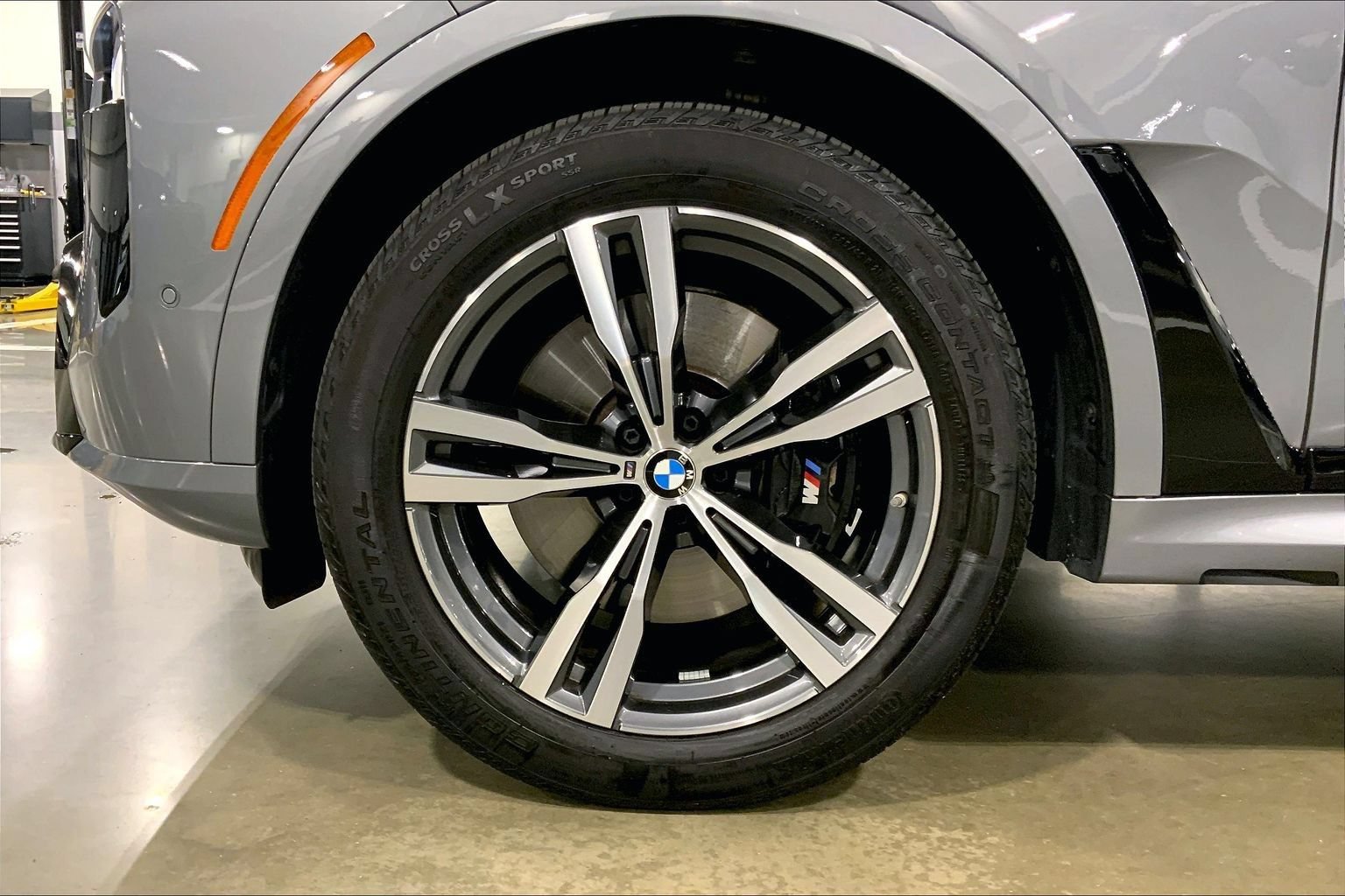 Used 2026 BMW X7 xDrive40i w/ M Sport Package AWD/4WD image 10
