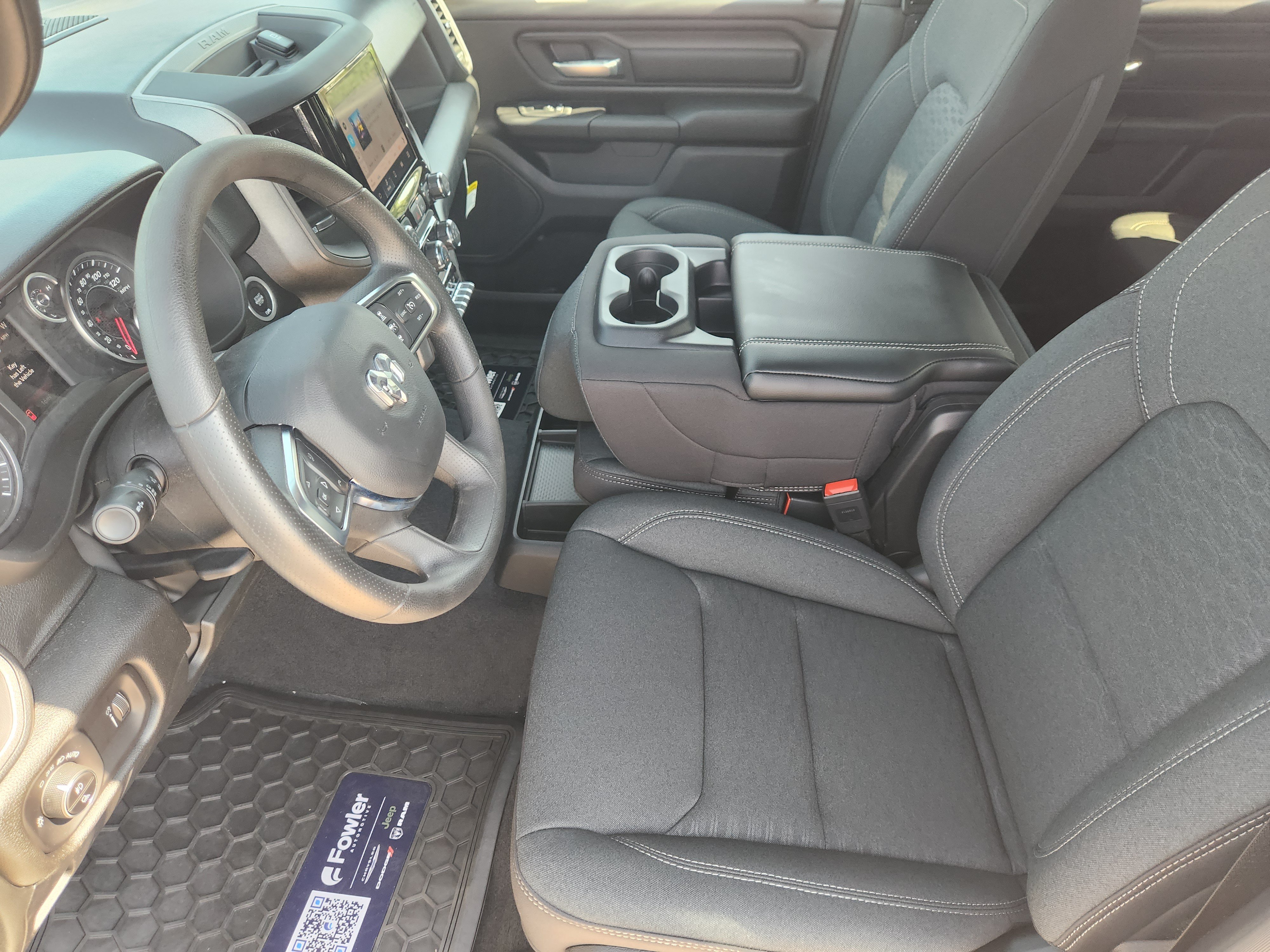 New 2026 RAM 1500 Express AWD/4WD image 9