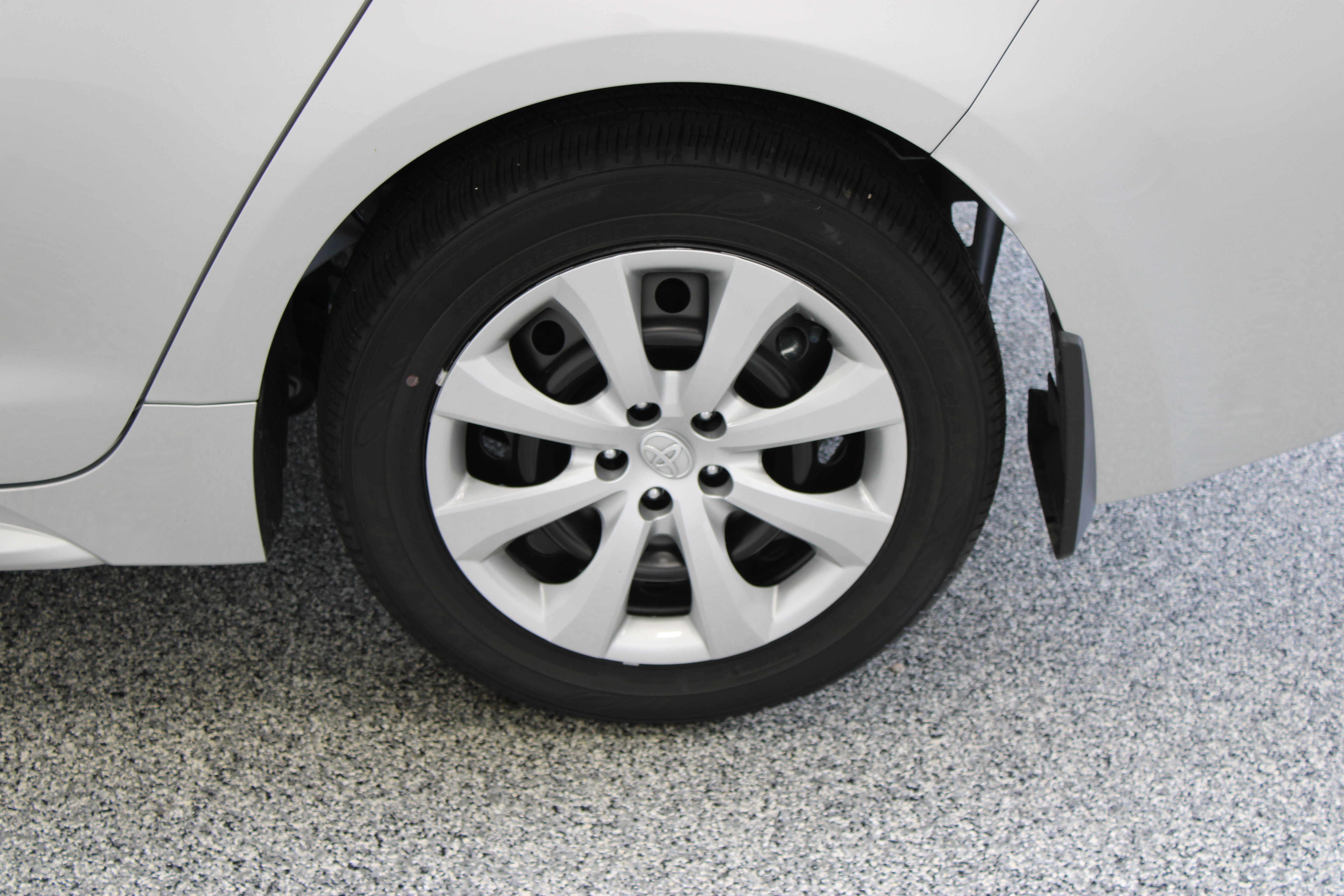 Used 2025 Toyota Corolla LE FWD image 10