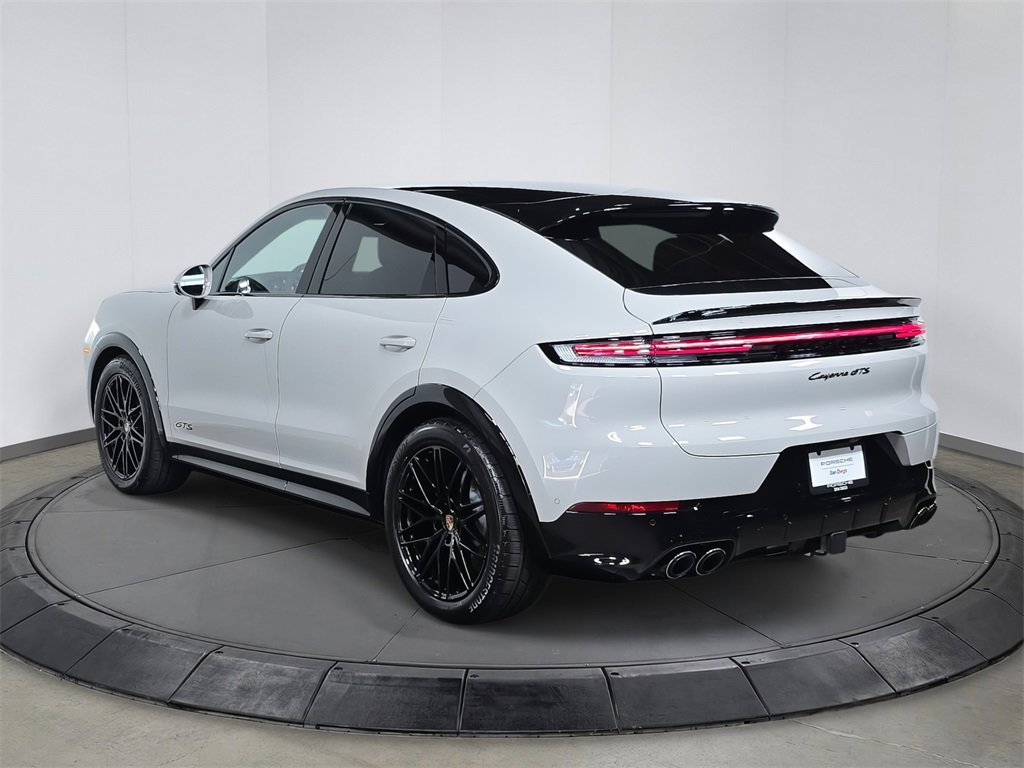 Used 2025 Porsche Cayenne GTS image 3