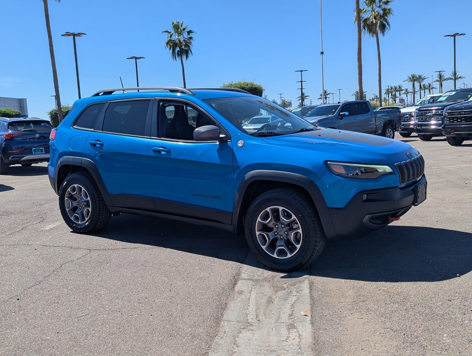Used 2020 Jeep Cherokee Trailhawk w/ Cold Weather Group image 7