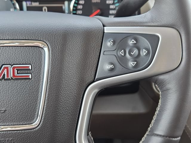 Used 2018 GMC Yukon SLT w/ Open Road Package AWD/4WD image 30