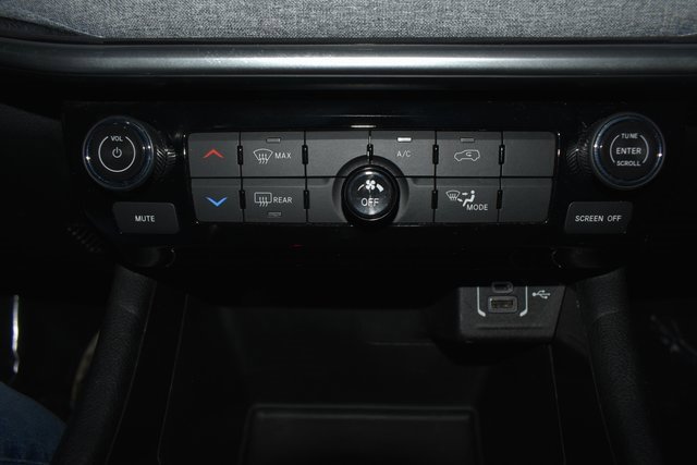 Used 2022 Jeep Compass Latitude w/ Sun and Sound Group image 28