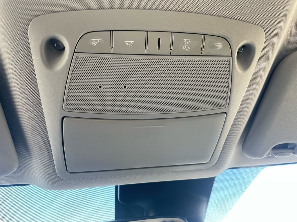 Used 2022 Nissan Rogue Sport S image 47
