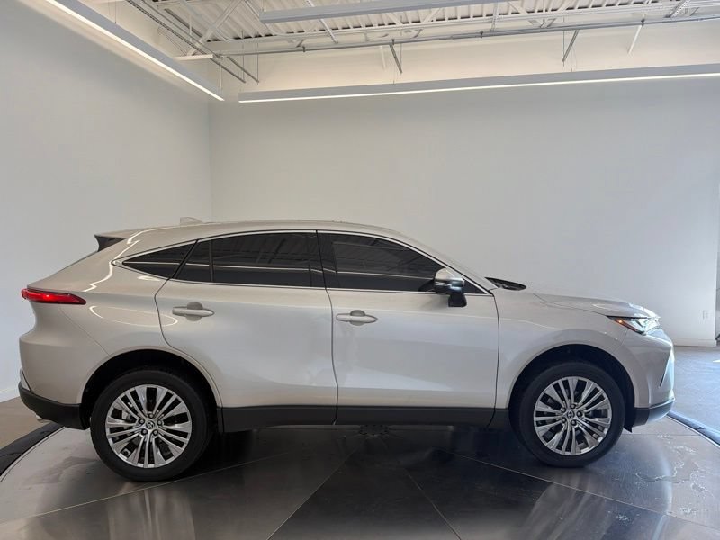 Used 2023 Toyota Venza Limited AWD/4WD image 2