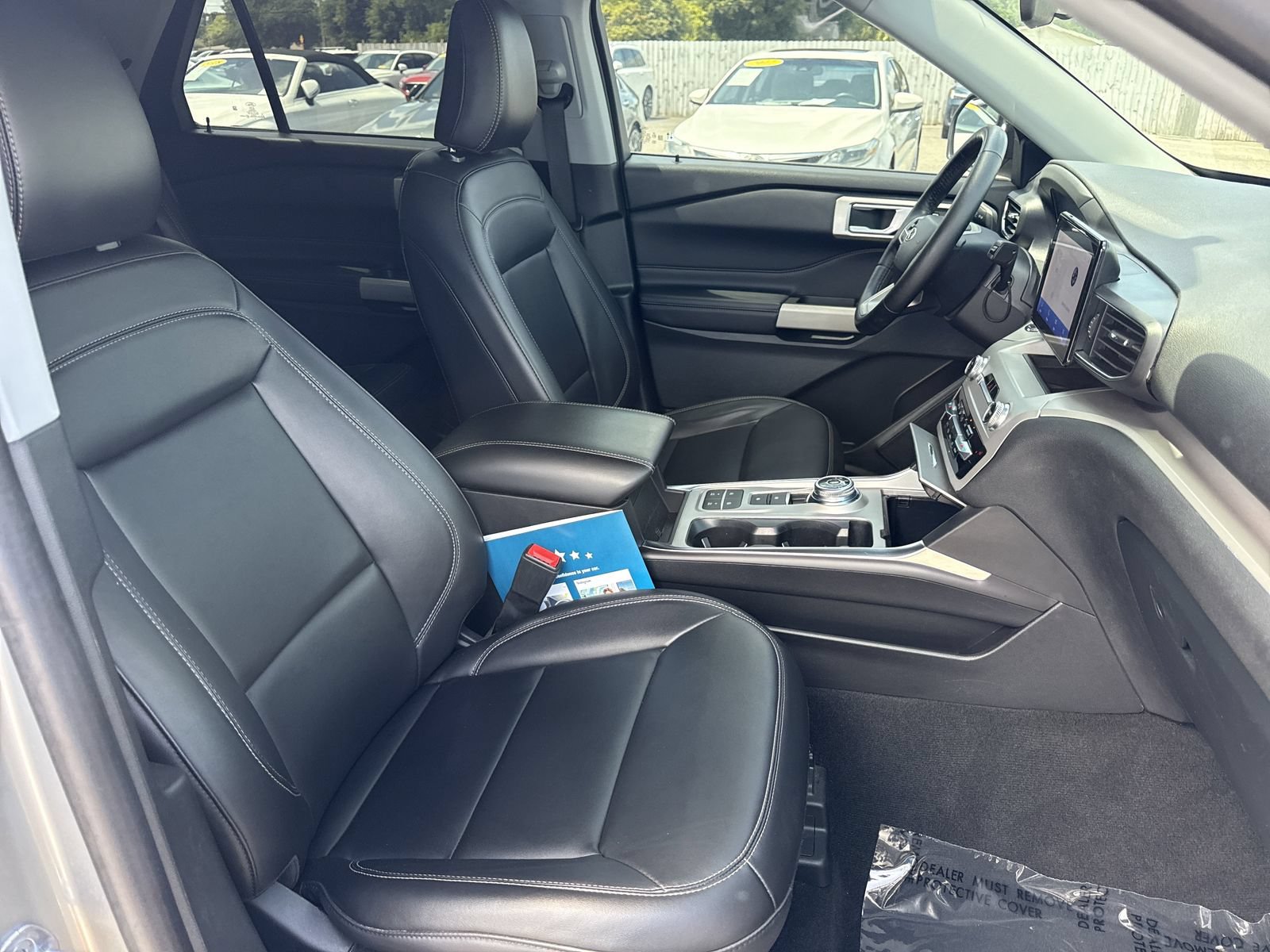Used 2024 Ford Explorer XLT w/ Equipment Group 202A RWD image 25