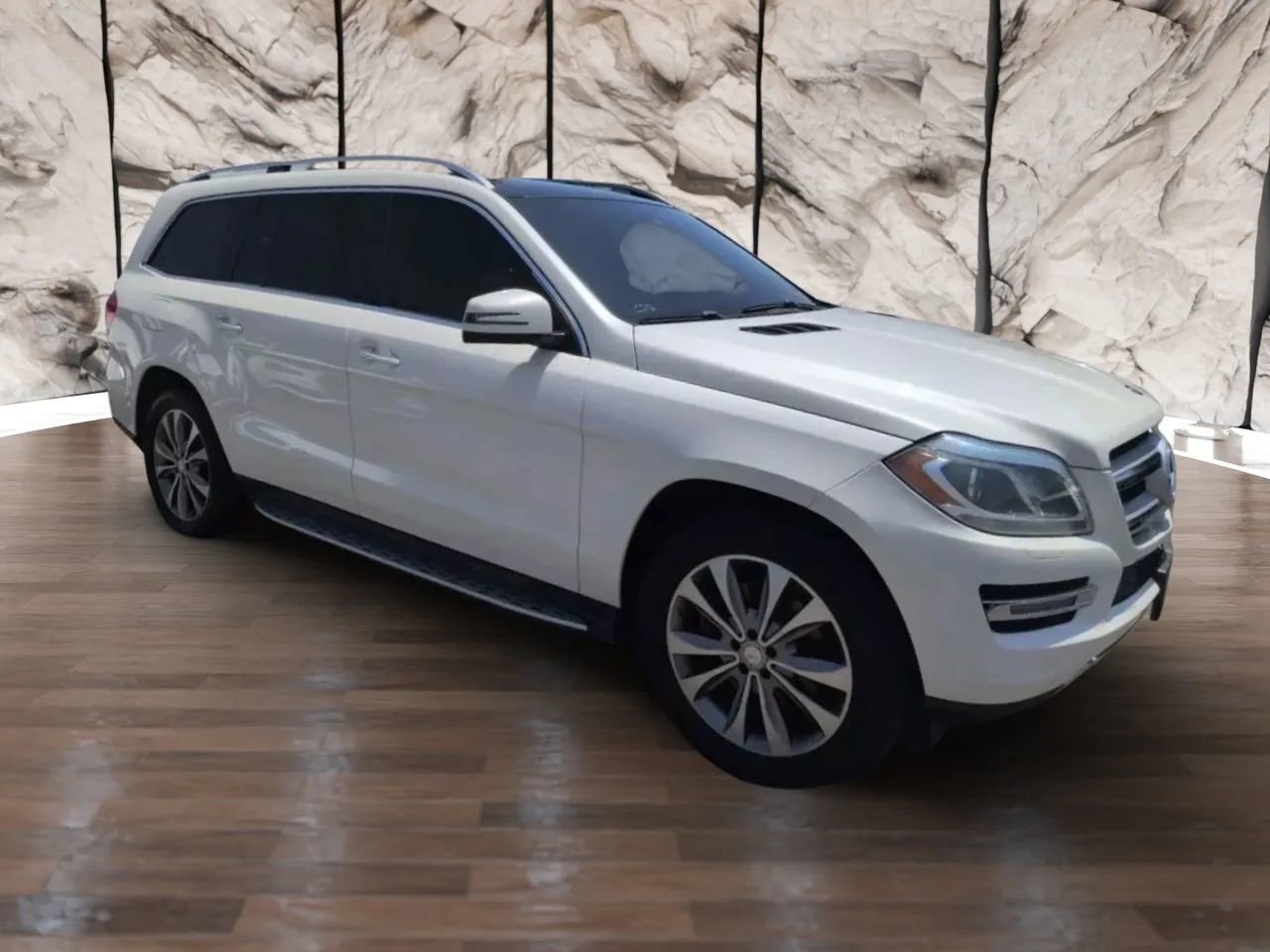 Used 2014 Mercedes-Benz GL 450 4MATIC w/ Appearance Package image 8