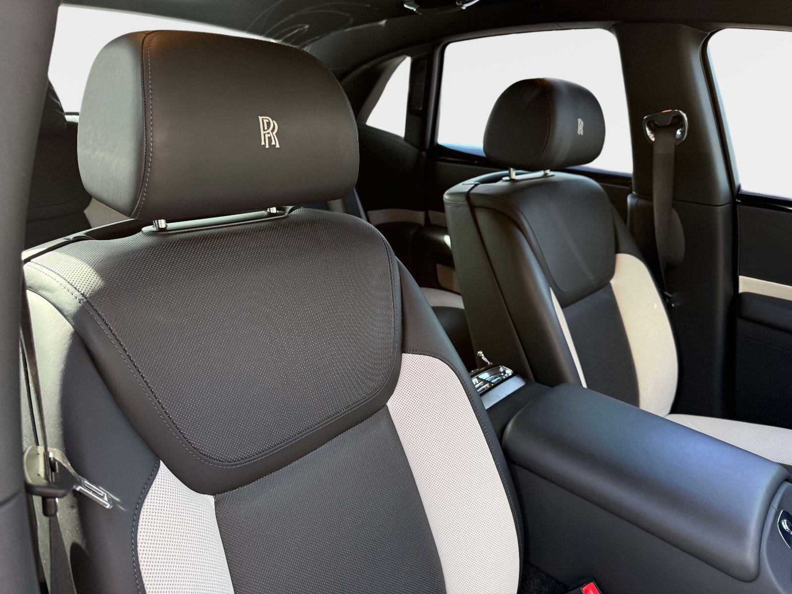 Used 2020 Rolls-Royce Ghost Black Badge image 38