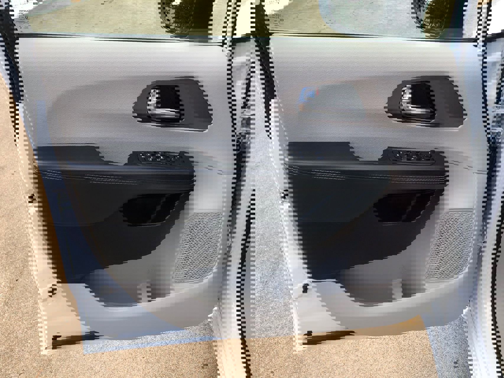 Used 2021 Chrysler Voyager LX image 10