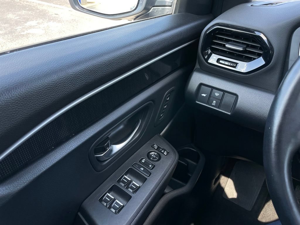 Certified 2025 Honda Pilot Black Edition image 23
