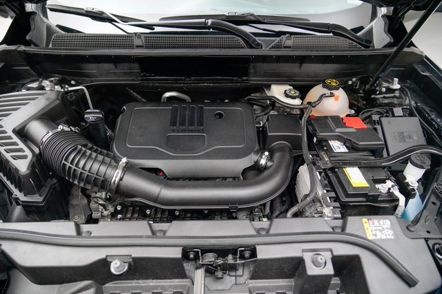 Used 2023 GMC Acadia SLE w/ Driver Convenience Package image 12