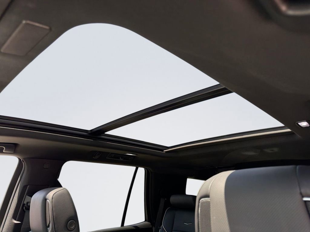 Certified 2026 Cadillac Escalade Luxury RWD image 6