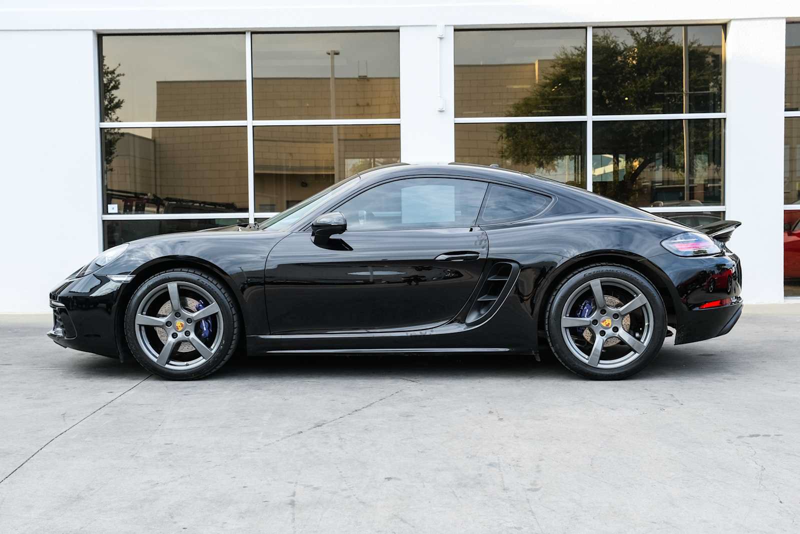 Used 2019 Porsche 718 Cayman RWD image 18