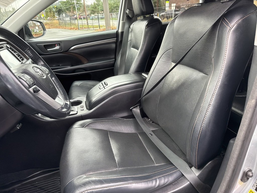 Used 2018 Toyota Highlander Limited Platinum image 15