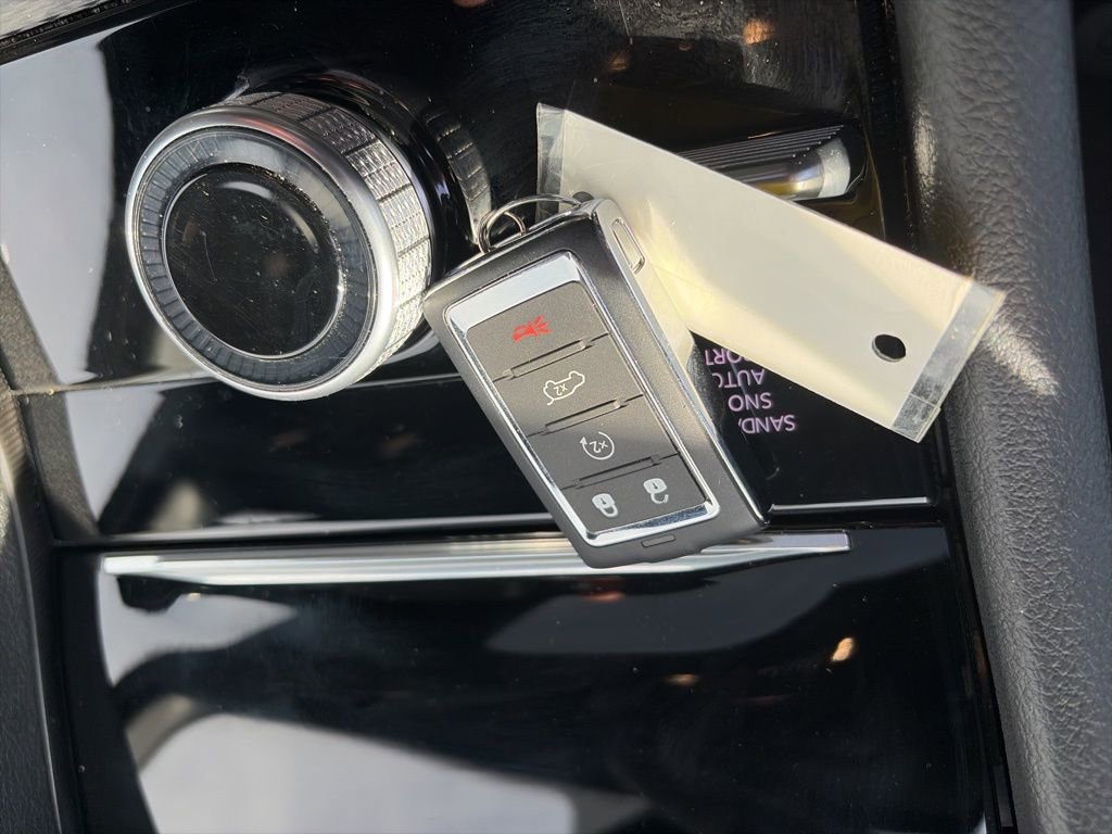 Used 2024 Jeep Grand Cherokee Limited w/ Black Appearance Package image 38