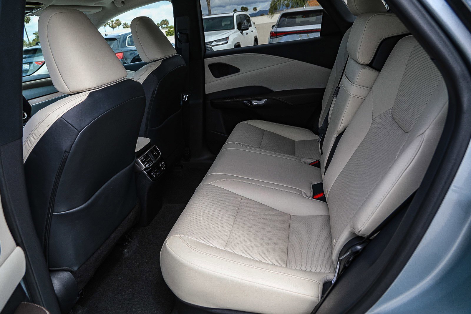 Used 2023 Lexus RX 350 Premium Plus w/ Cold Area Package FWD image 18