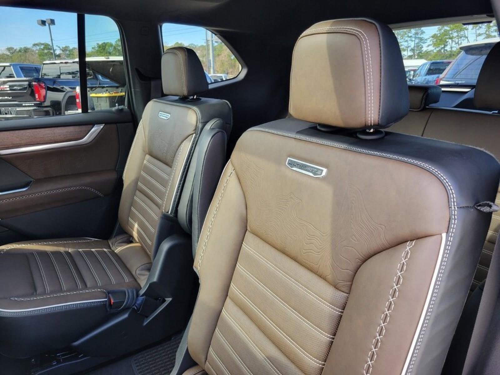 New 2026 GMC Acadia Denali Ultimate w/ LPO, Floor Liner Package image 29